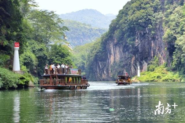 游覽湟川三峽，享連州秀美風(fēng)光。梁素雅 攝