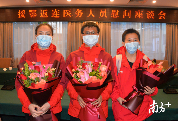 支援湖北、奮戰(zhàn)抗疫一線的莫文慶、曾慧、丘金霞3人入選2020年“清遠(yuǎn)市最美人物之最美醫(yī)生/護(hù)士”。黃津 攝