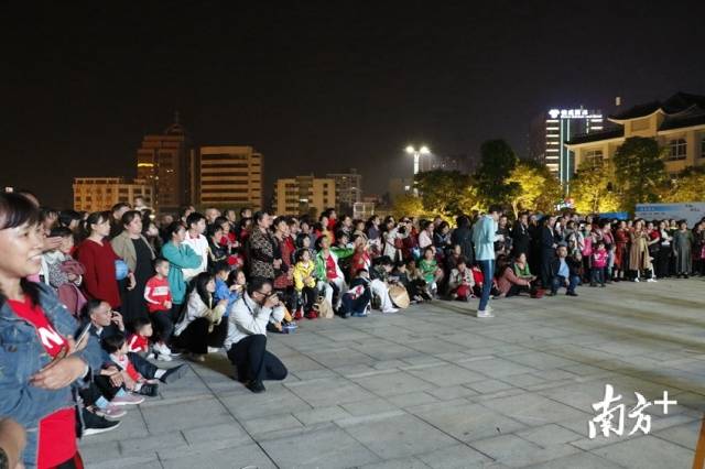 活動吸引了眾多市民群眾。段燦 攝