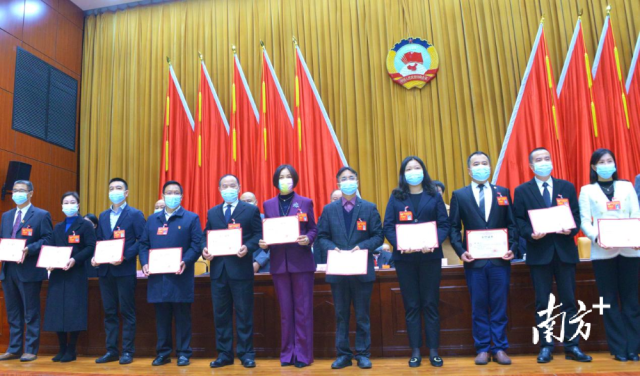 表彰優(yōu)秀委員。張曉欣 攝