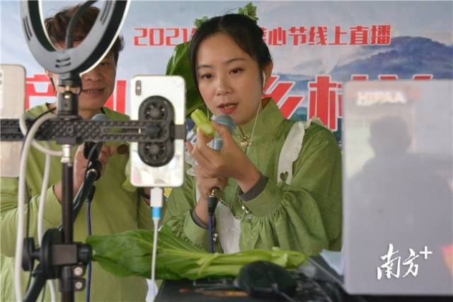 現(xiàn)場直播。張曉欣 攝