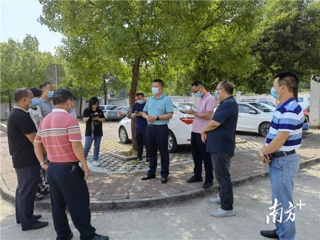 現(xiàn)場(chǎng)調(diào)研。