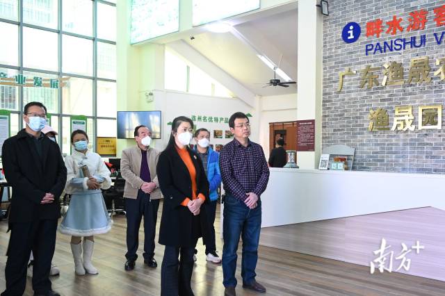 參觀畔水漁晟園。張曉欣 攝