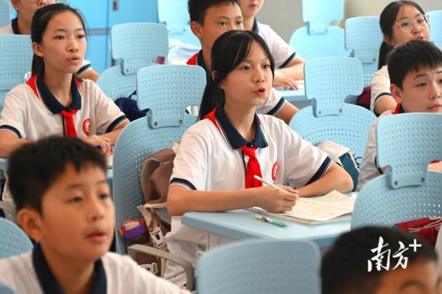 依托廣州六中連州實(shí)驗(yàn)學(xué)校，連州實(shí)現(xiàn)了從“生源外流”到“反向招生”的歷史性轉(zhuǎn)變。黃津 攝