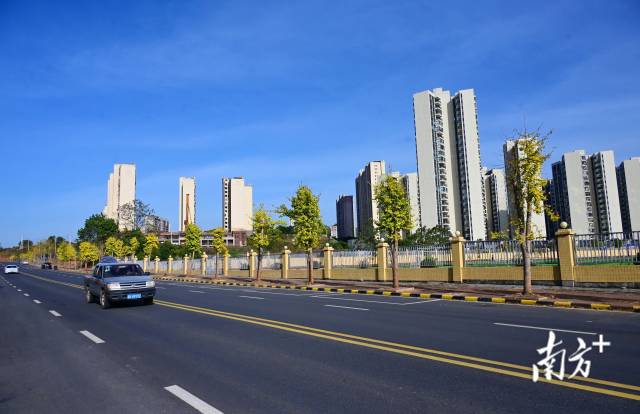 岡溪路。黃津 攝