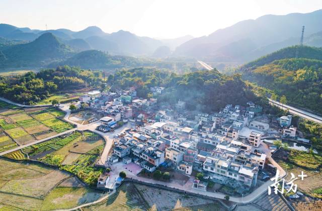 萬(wàn)家村風(fēng)貌。梁崇杰  攝