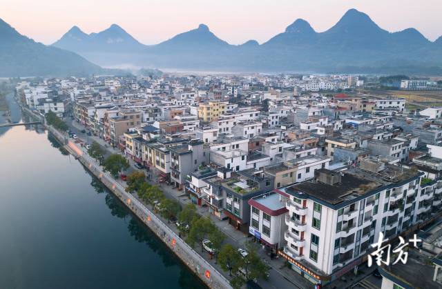 保安鎮(zhèn)街頭。