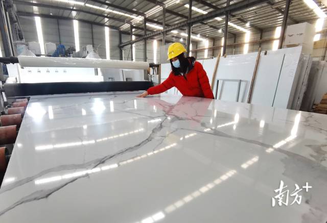 西江鎮(zhèn)力爭(zhēng)打造優(yōu)質(zhì)鎮(zhèn)級(jí)工業(yè)園區(qū)。黃津 攝