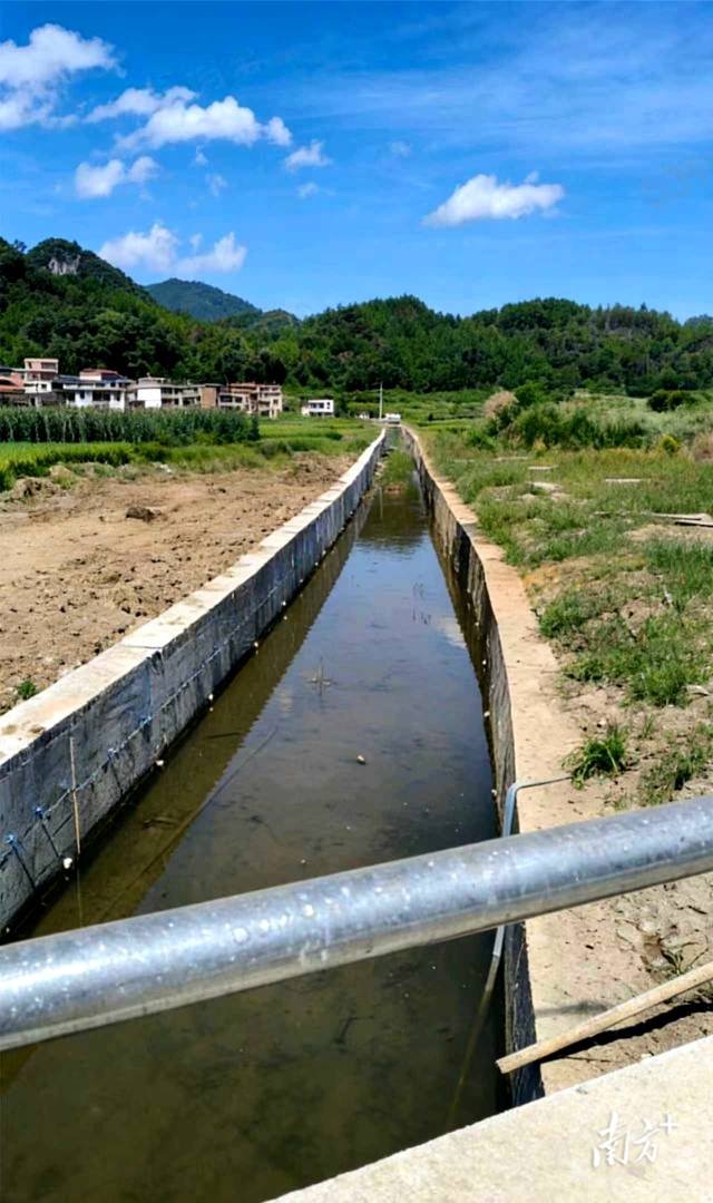 這幅河暢景美的鄉(xiāng)村水利新畫卷，是保安鎮(zhèn)治水興農的鮮活寫照。楊鈞著 攝