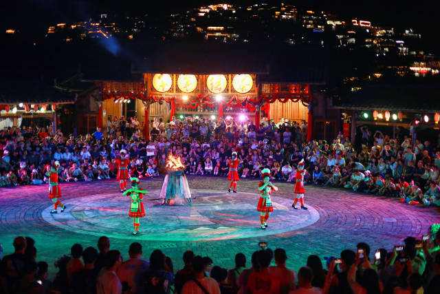 瑤族篝火晚會(huì)。梁敏 攝